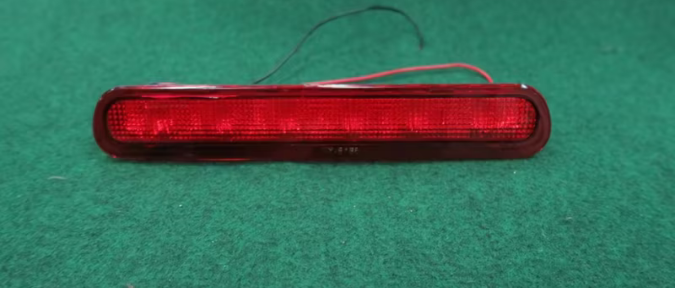 TOYOTA HILUX 2005-2014 KUN25 / KUN26 THIRD BRAKE LAMP / LAMPU KE